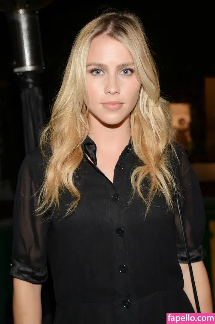 Claire Holt / claireholt Onlyfans Photo Gallery 