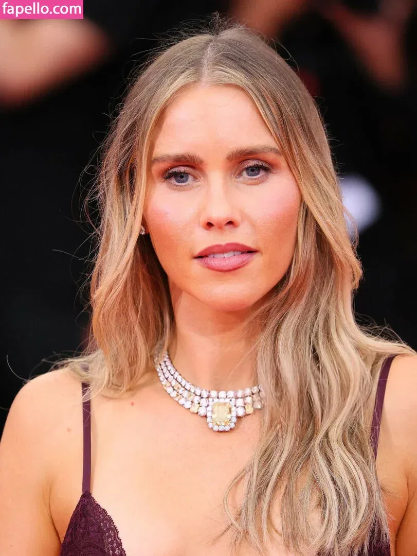 Claire Holt / claireholt Onlyfans Photo Gallery 