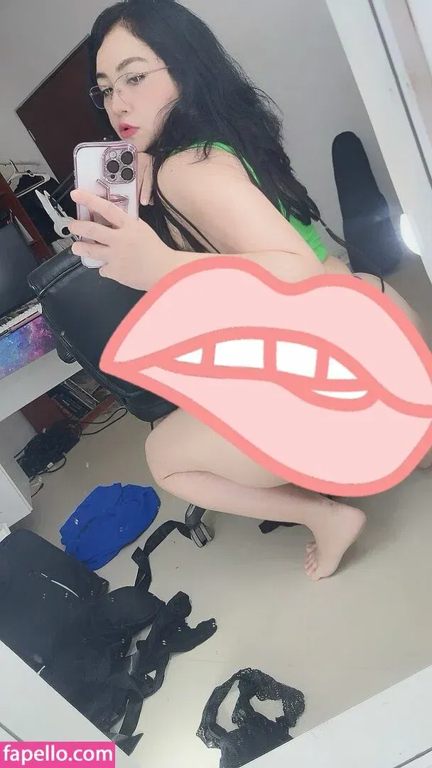 Viryd / Viryd in the mirror / Virydinthemirror Onlyfans Photo Gallery 