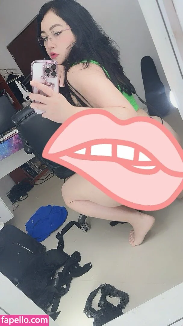 Viryd / Viryd in the mirror / Virydinthemirror Onlyfans Photo Gallery 