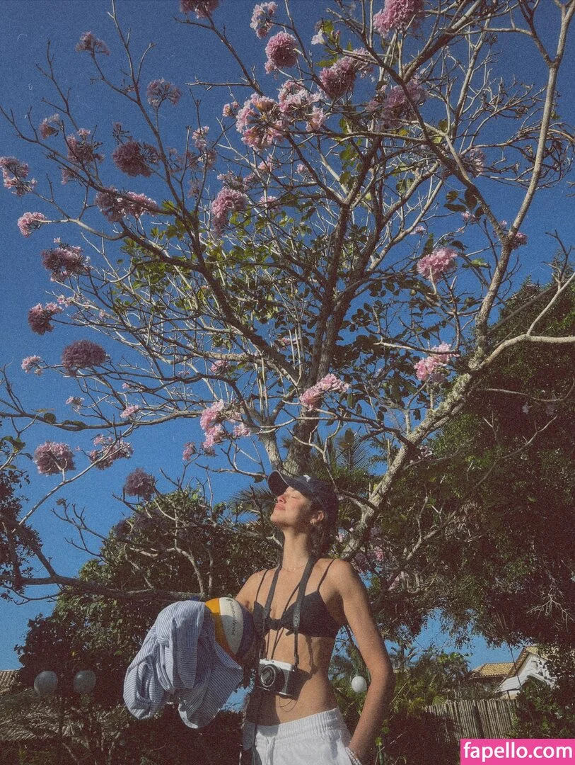 Agatha Moreira / agatha_paris22 / agathaamoreiraa Onlyfans Photo Gallery 