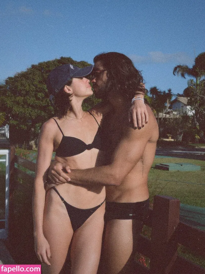 Agatha Moreira / agatha_paris22 / agathaamoreiraa Onlyfans Photo Gallery 