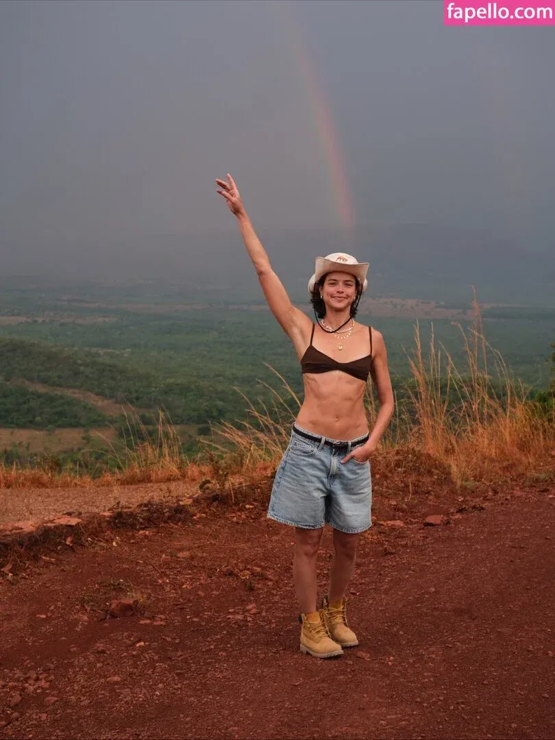 Agatha Moreira / agatha_paris22 / agathaamoreiraa Onlyfans Photo Gallery 