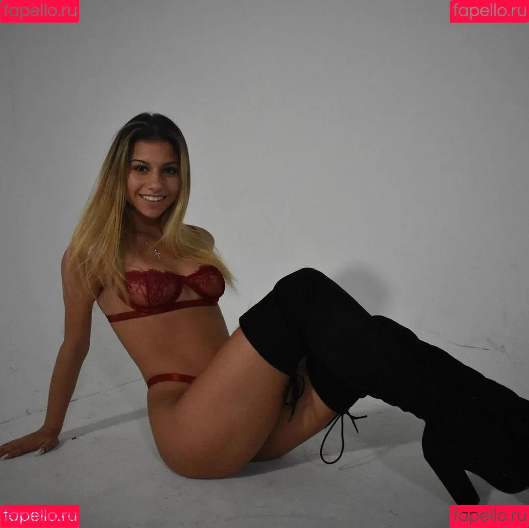 Carlie Marie / carlie_marie / carlieeemarieee / carlieemarieee / https: Onlyfans Photo Gallery 