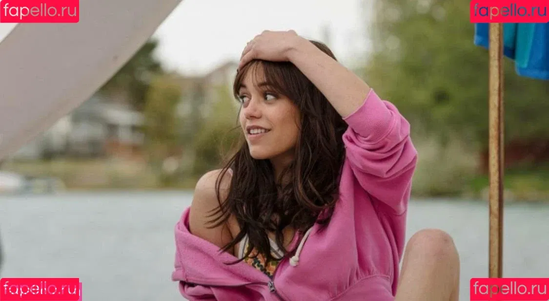 Jenna Ortega / Page / jennaortega / ortega_jenna Onlyfans Photo Gallery 