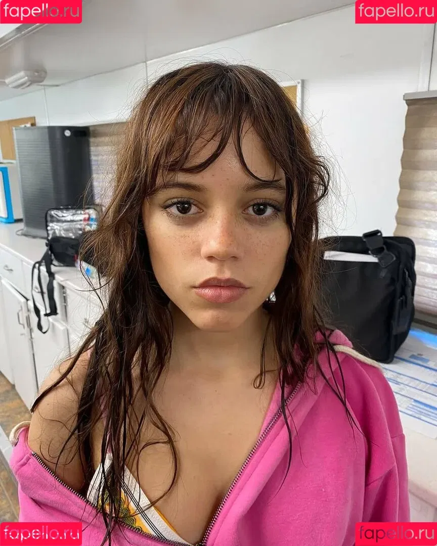 Jenna Ortega / Page / jennaortega / ortega_jenna Onlyfans Photo Gallery 