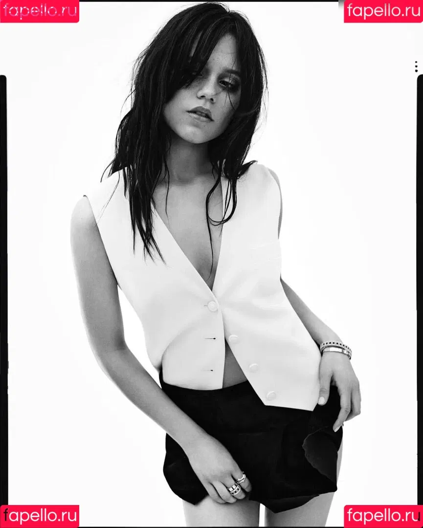 Jenna Ortega / Page / jennaortega / ortega_jenna Onlyfans Photo Gallery 