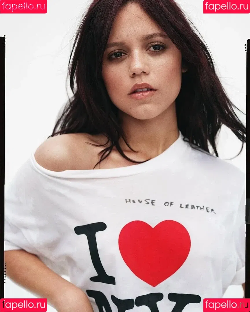 Jenna Ortega / Page / jennaortega / ortega_jenna Onlyfans Photo Gallery 