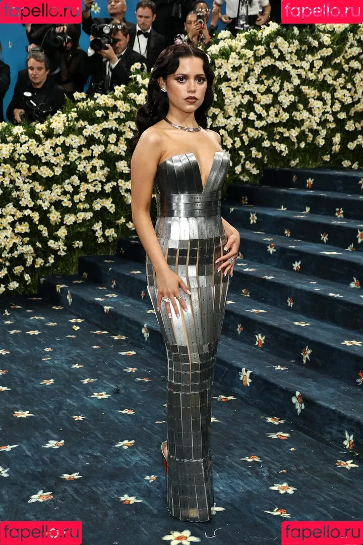 Jenna Ortega / Page / jennaortega / ortega_jenna Onlyfans Photo Gallery 