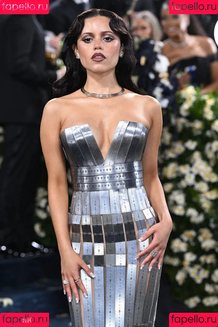 Jenna Ortega / Page / jennaortega / ortega_jenna Onlyfans Photo Gallery 