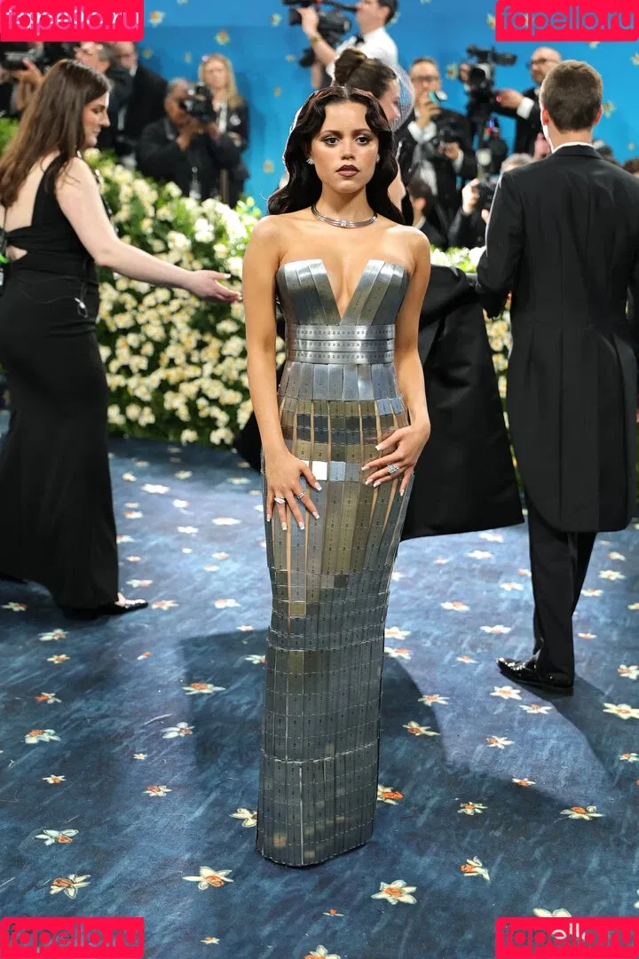 Jenna Ortega / Page / jennaortega / ortega_jenna Onlyfans Photo Gallery 