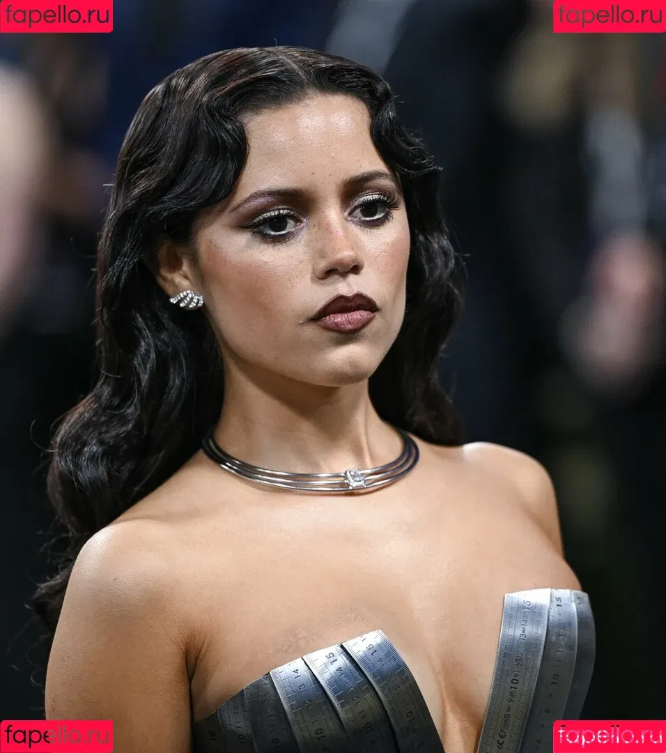 Jenna Ortega / Page / jennaortega / ortega_jenna Onlyfans Photo Gallery 