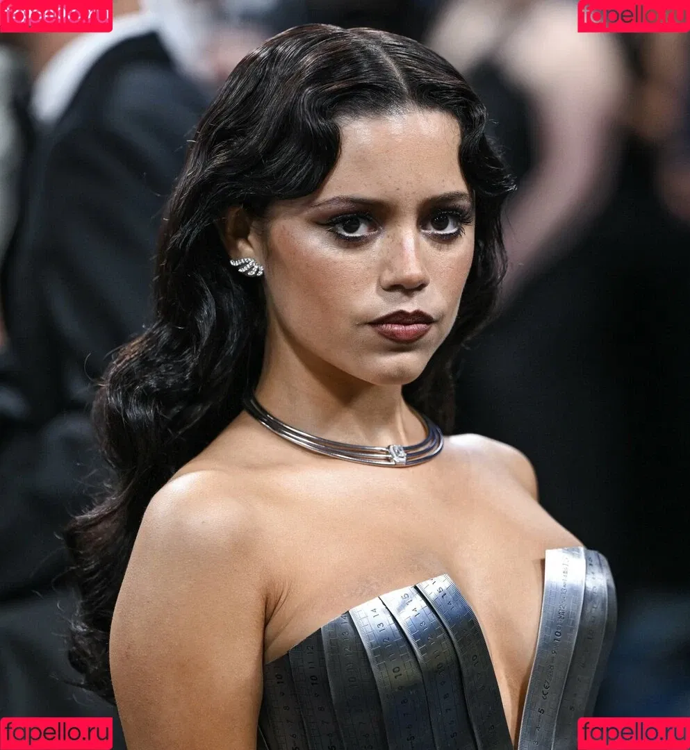 Jenna Ortega / Page / jennaortega / ortega_jenna Onlyfans Photo Gallery 