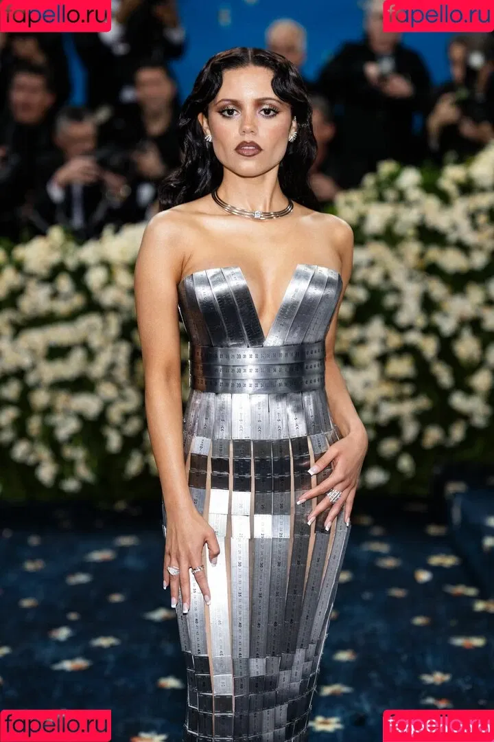 Jenna Ortega / Page / jennaortega / ortega_jenna Onlyfans Photo Gallery 
