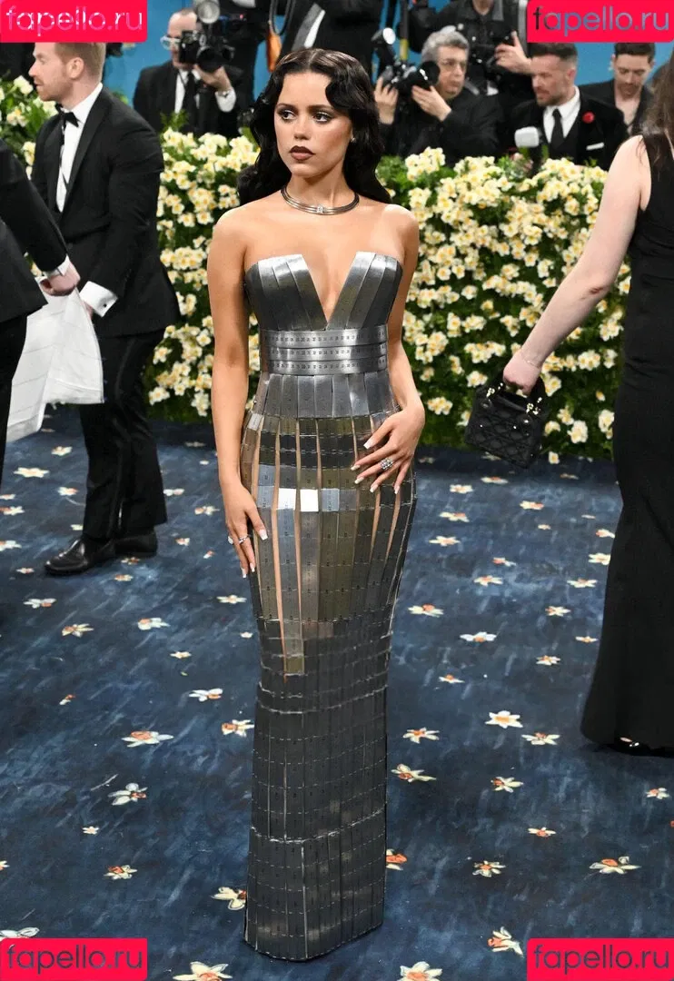 Jenna Ortega / Page / jennaortega / ortega_jenna Onlyfans Photo Gallery 