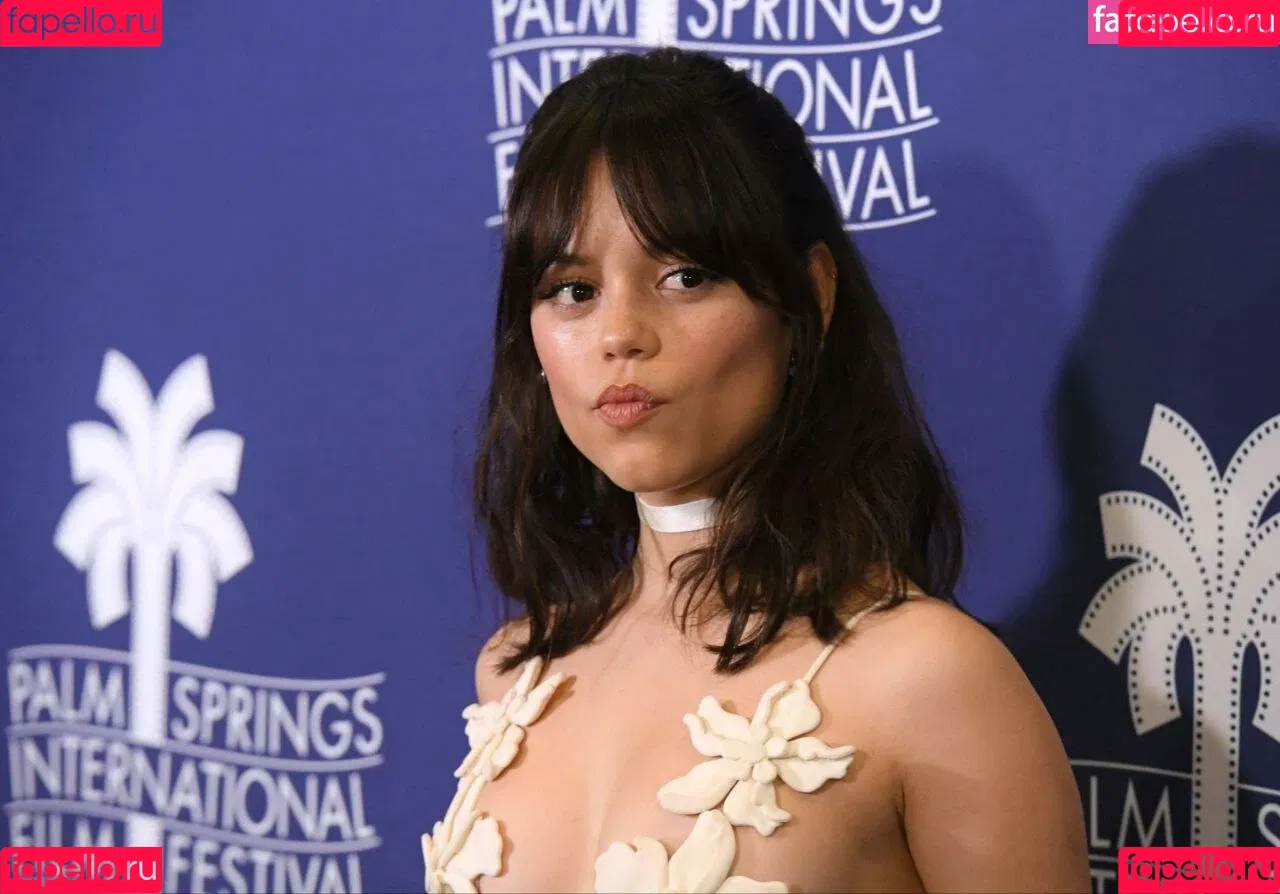 Jenna Ortega / Page / jennaortega / ortega_jenna Onlyfans Photo Gallery 