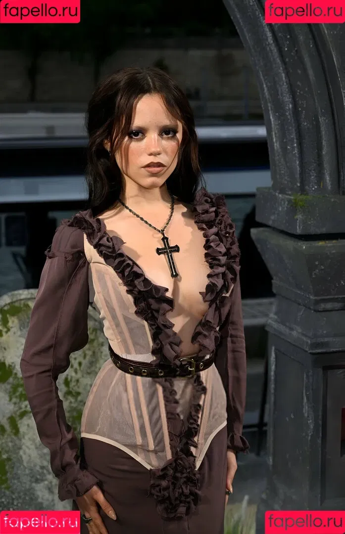 Jenna Ortega / Page / jennaortega / ortega_jenna Onlyfans Photo Gallery 