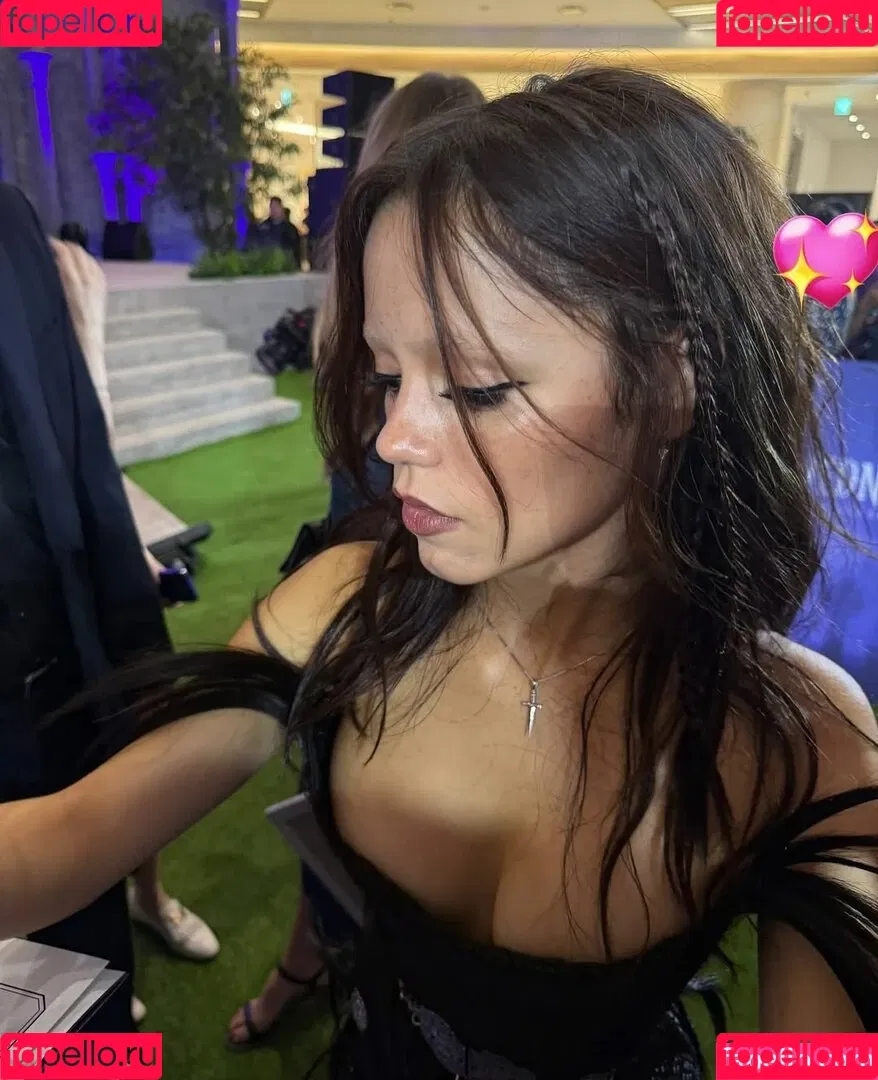 Jenna Ortega / Page / jennaortega / ortega_jenna Onlyfans Photo Gallery 