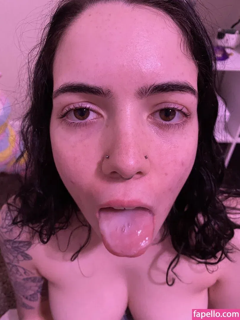 _daphnide_ / dishonestpudding Onlyfans Photo Gallery 