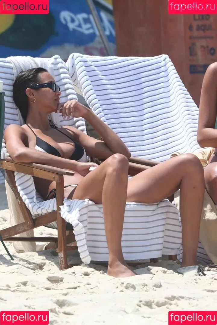Lais Ribeiro / Lalaribeiro16 / girib / laisribeiro Onlyfans Photo Gallery 