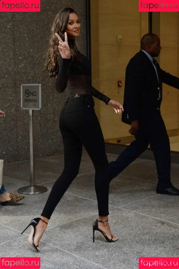 Lais Ribeiro / Lalaribeiro16 / girib / laisribeiro Onlyfans Photo Gallery 