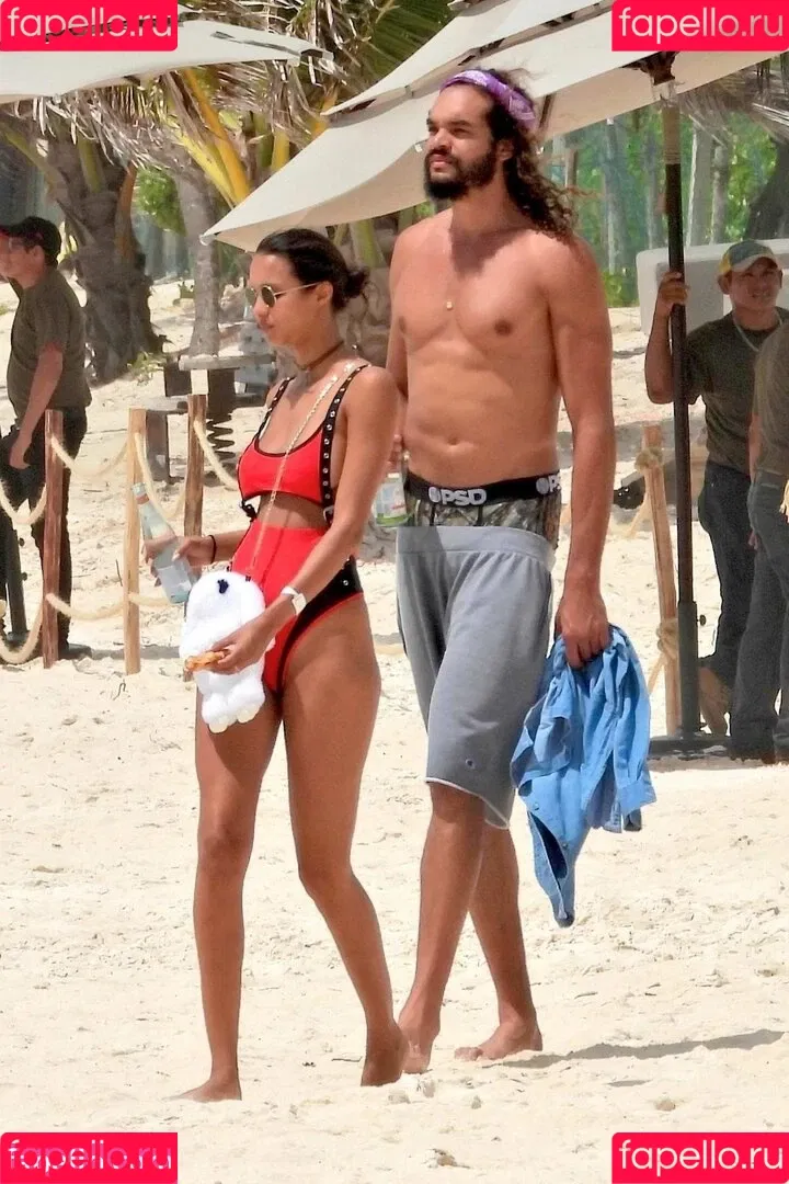 Lais Ribeiro / Lalaribeiro16 / girib / laisribeiro Onlyfans Photo Gallery 