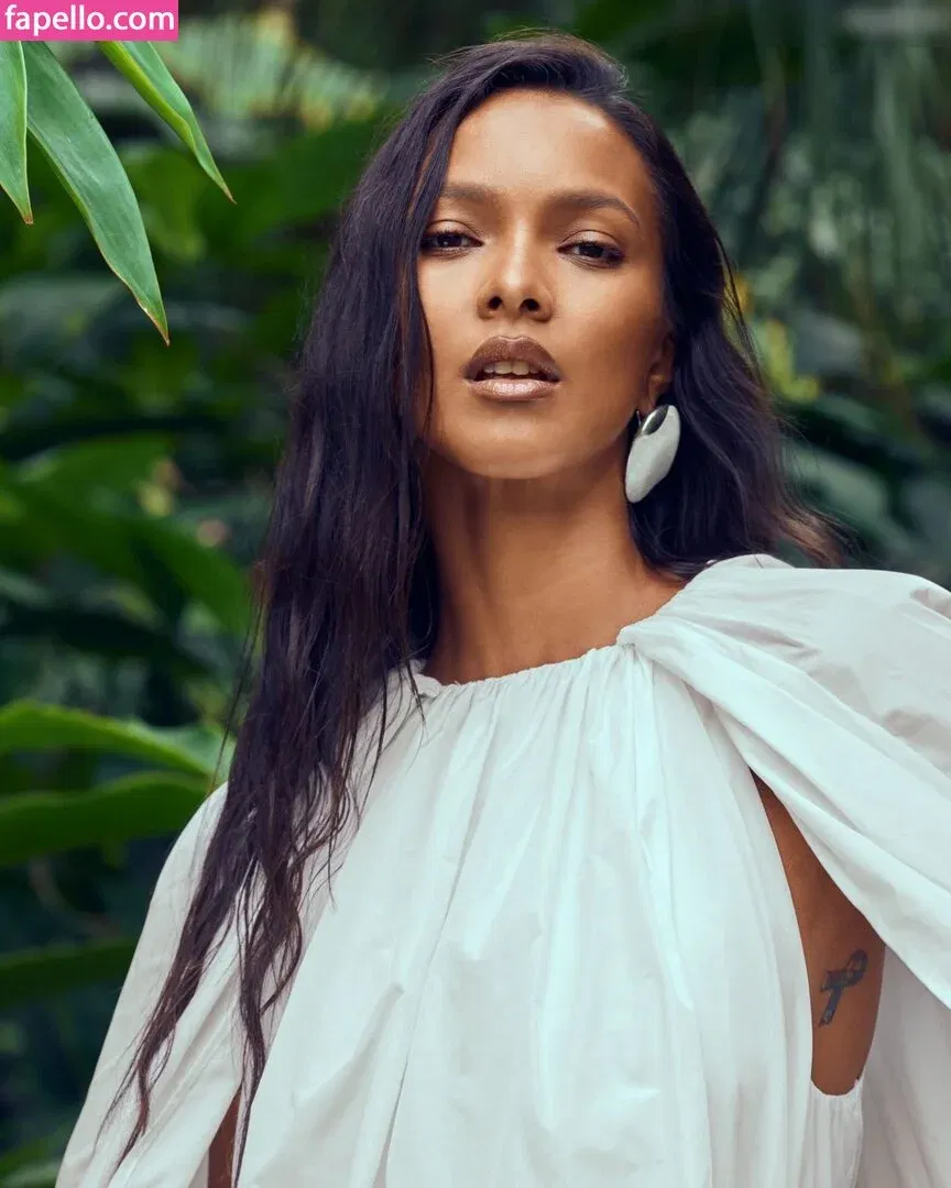 Lais Ribeiro / Lalaribeiro16 / girib / laisribeiro Onlyfans Photo Gallery 