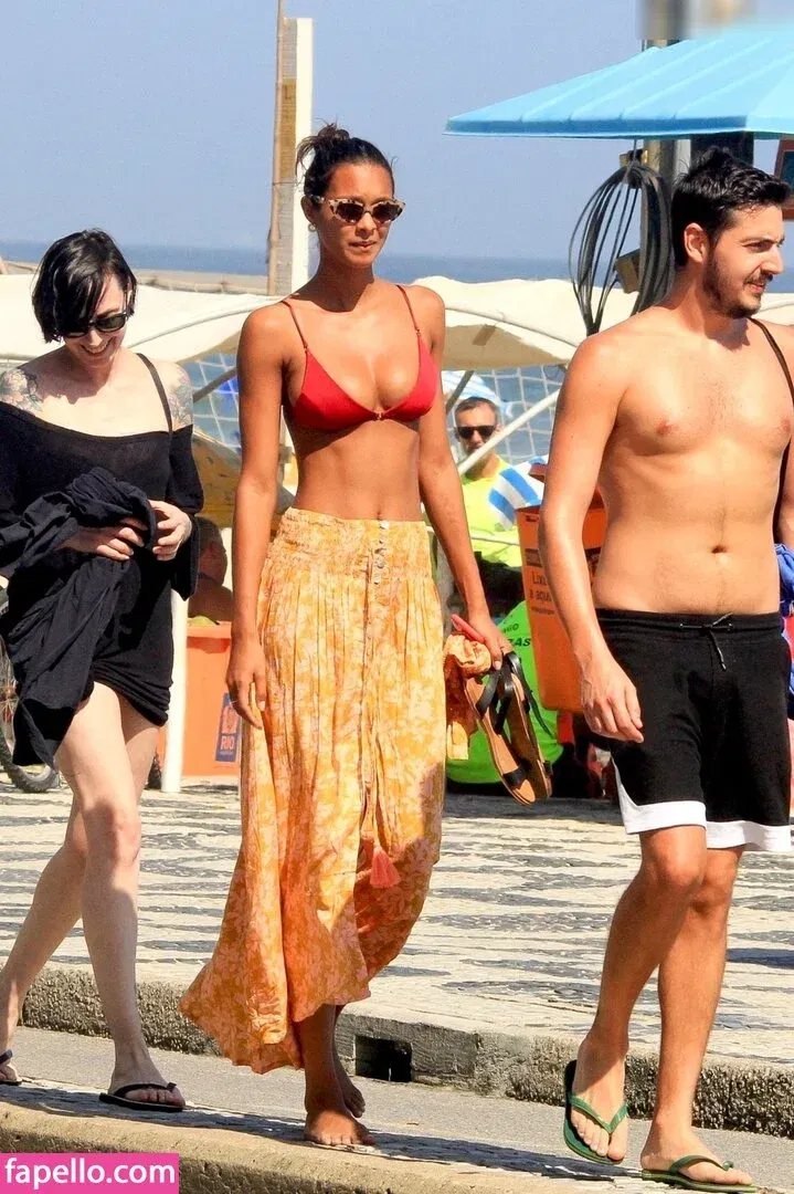 Lais Ribeiro / Lalaribeiro16 / girib / laisribeiro Onlyfans Photo Gallery 