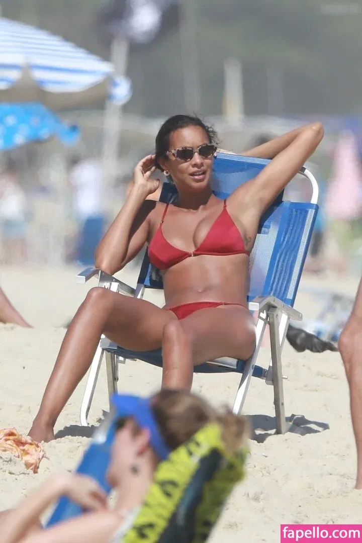 Lais Ribeiro / Lalaribeiro16 / girib / laisribeiro Onlyfans Photo Gallery 