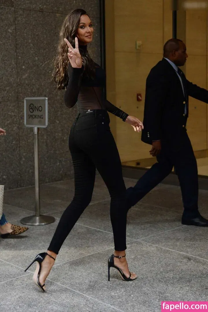 Lais Ribeiro / Lalaribeiro16 / girib / laisribeiro Onlyfans Photo Gallery 