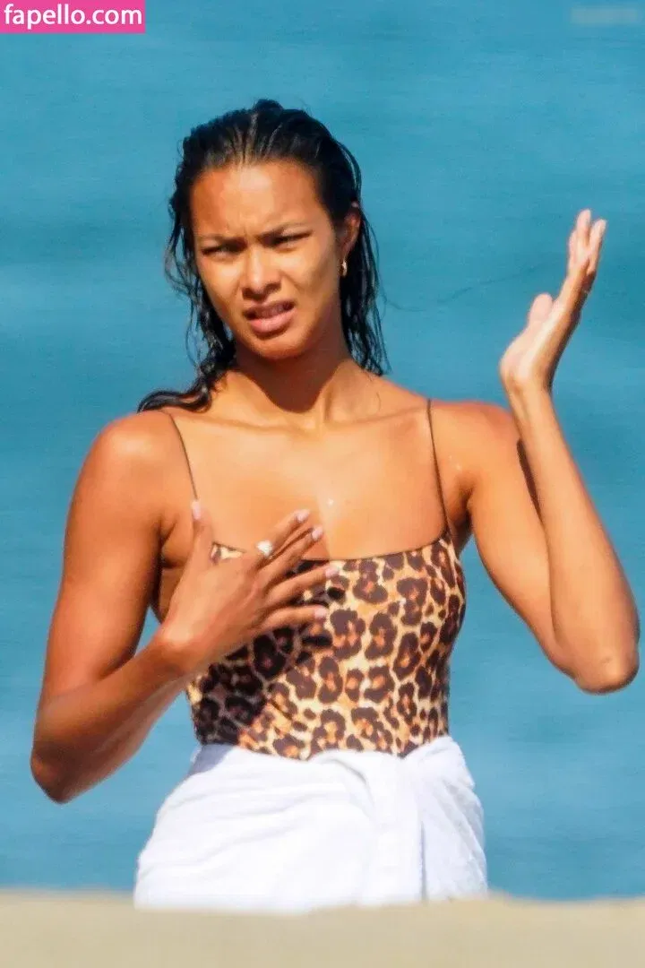 Lais Ribeiro / Lalaribeiro16 / girib / laisribeiro Onlyfans Photo Gallery 