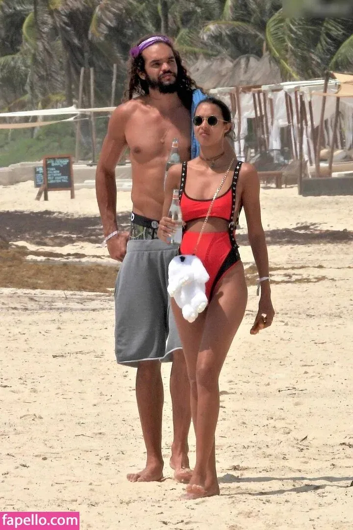 Lais Ribeiro / Lalaribeiro16 / girib / laisribeiro Onlyfans Photo Gallery 