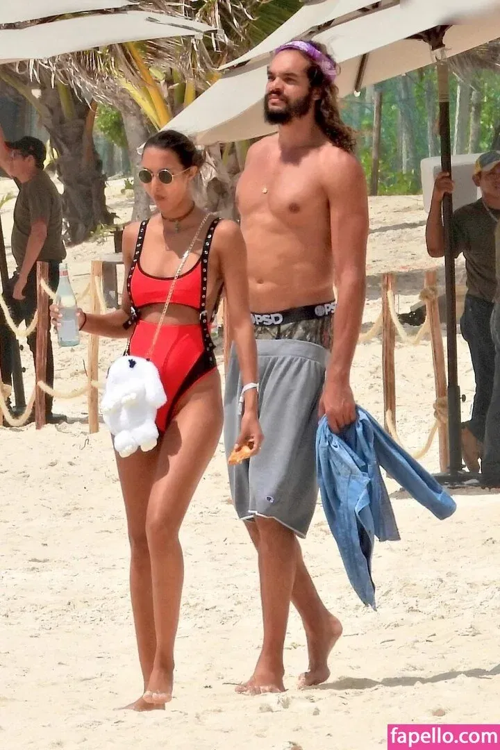 Lais Ribeiro / Lalaribeiro16 / girib / laisribeiro Onlyfans Photo Gallery 