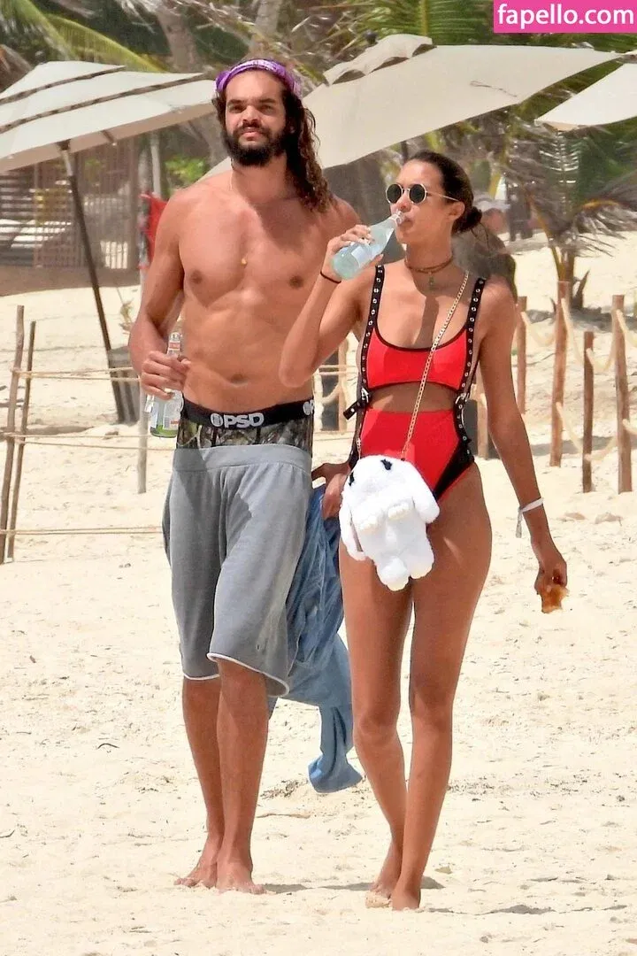 Lais Ribeiro / Lalaribeiro16 / girib / laisribeiro Onlyfans Photo Gallery 