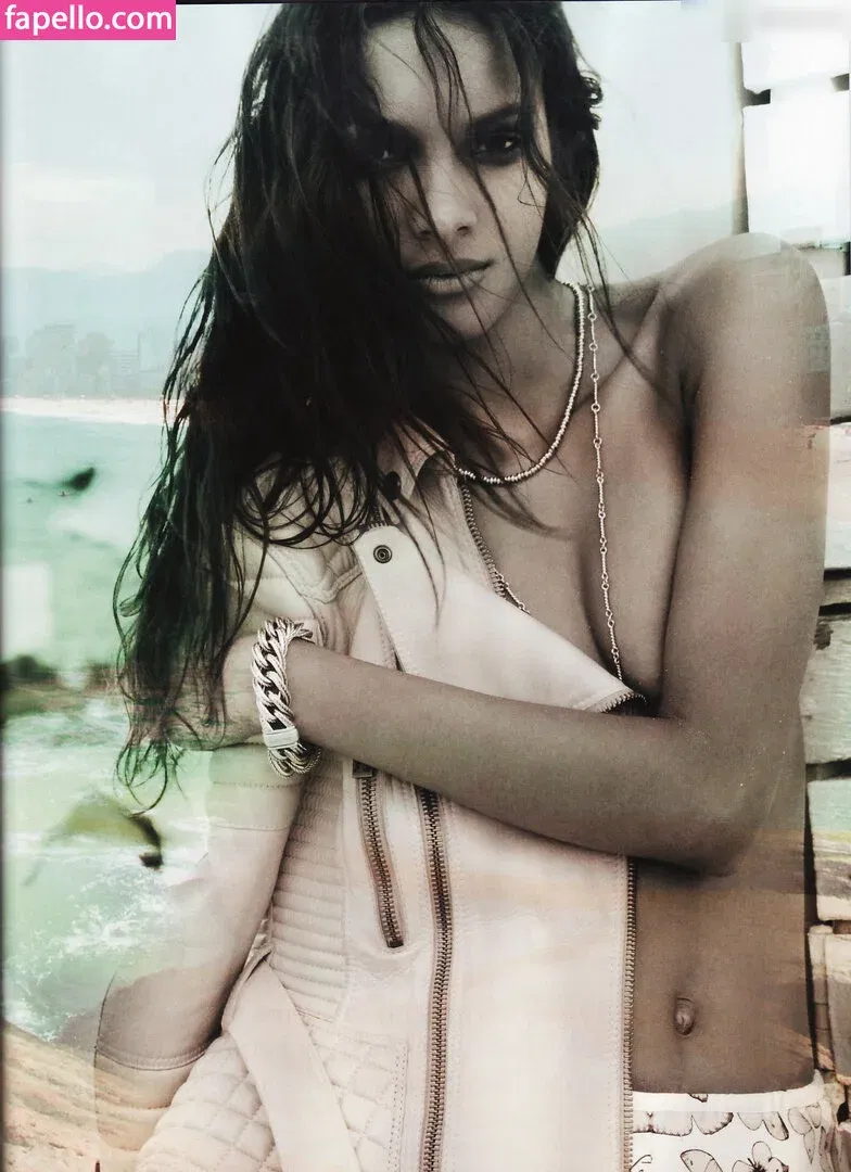 Lais Ribeiro / Lalaribeiro16 / girib / laisribeiro Onlyfans Photo Gallery 