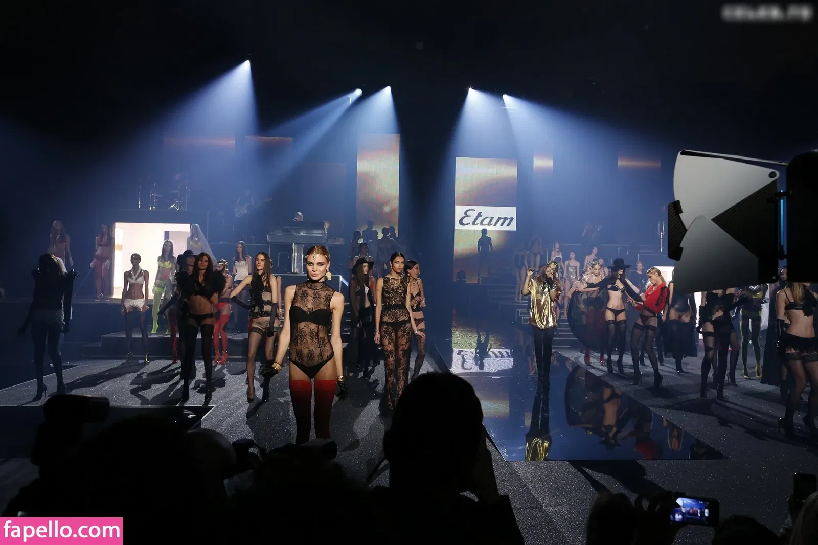 Lais Ribeiro / Lalaribeiro16 / girib / laisribeiro Onlyfans Photo Gallery 