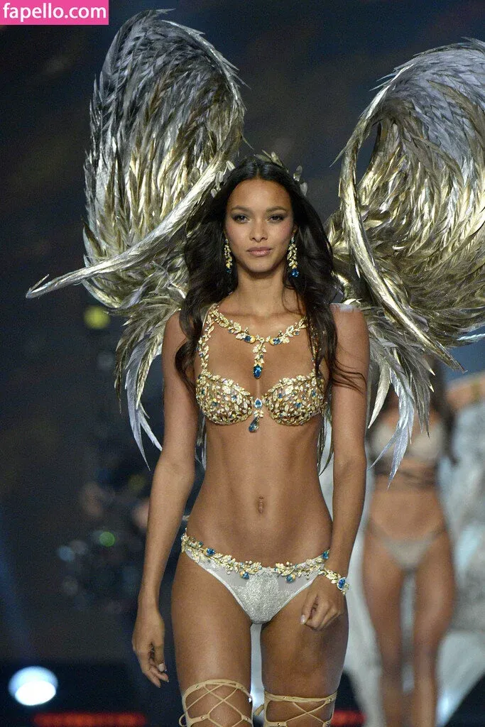 Lais Ribeiro / Lalaribeiro16 / girib / laisribeiro Onlyfans Photo Gallery 