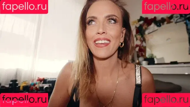 Gina Carla / GinaCarla Onlyfans Photo Gallery 