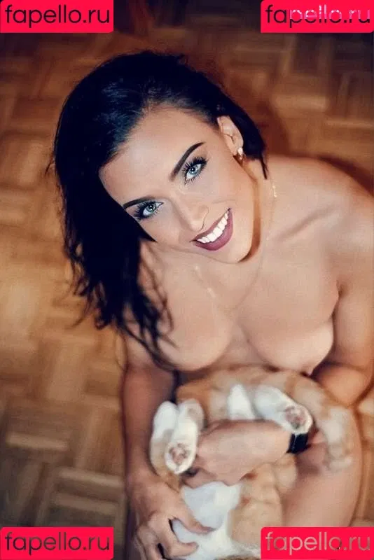Gina Carla / GinaCarla Onlyfans Photo Gallery 
