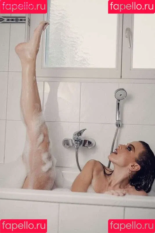 Gina Carla / GinaCarla Onlyfans Photo Gallery 