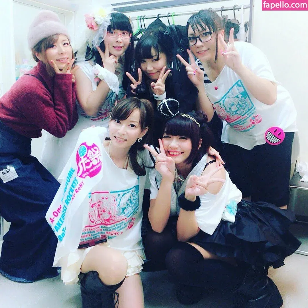 aya_aya / ayame_apricot / あぷりこっと＊ Onlyfans Photo Gallery 