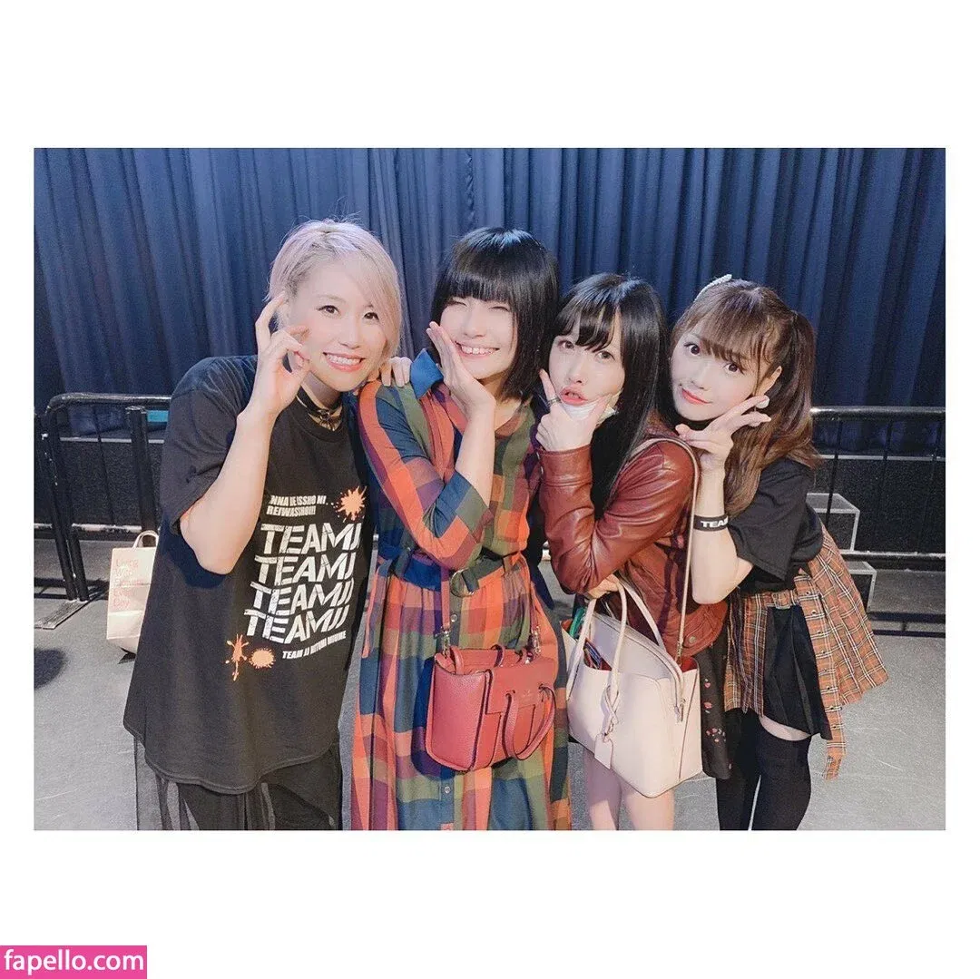 aya_aya / ayame_apricot / あぷりこっと＊ Onlyfans Photo Gallery 