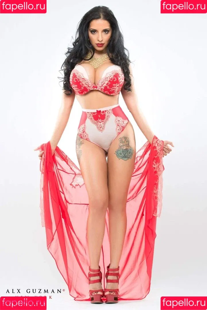 Nicki Minaj / nickiminaj Onlyfans Photo Gallery 
