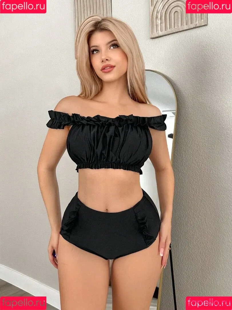 Gabi Champ / Gabi Ciamp / gabiciamp Onlyfans Photo Gallery 