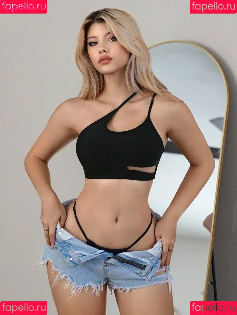 Gabi Champ / Gabi Ciamp / gabiciamp Onlyfans Photo Gallery 