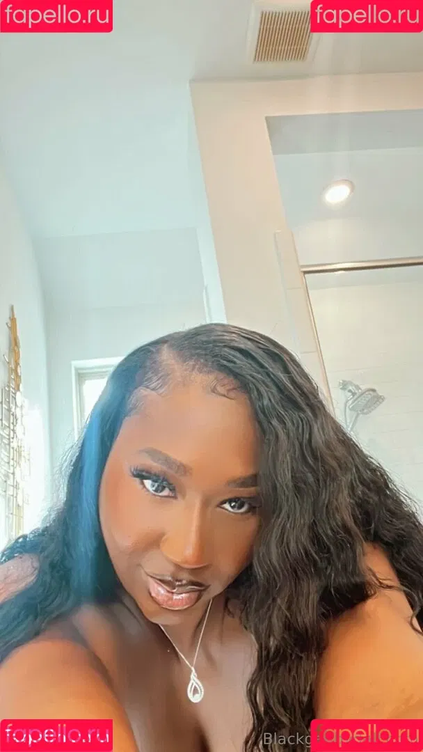 gabbyfox_free / omgwowgab Onlyfans Photo Gallery 