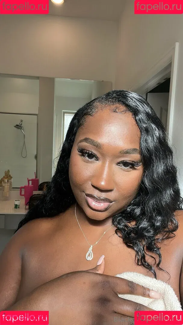 gabbyfox_free / omgwowgab Onlyfans Photo Gallery 