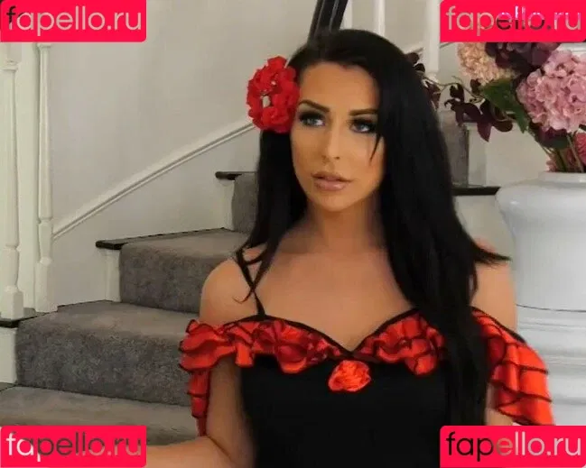 Chanel Santini / chanelsantinixo / thechanelsantini Onlyfans Photo Gallery 