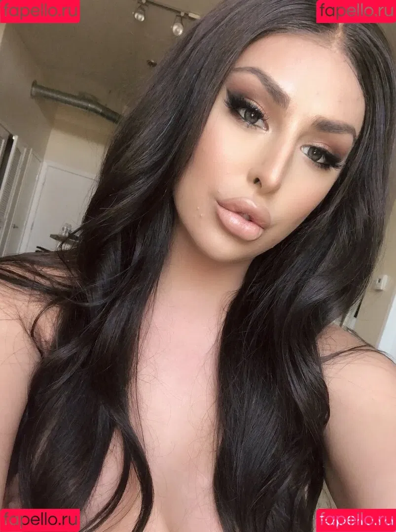 Chanel Santini / chanelsantinixo / thechanelsantini Onlyfans Photo Gallery 