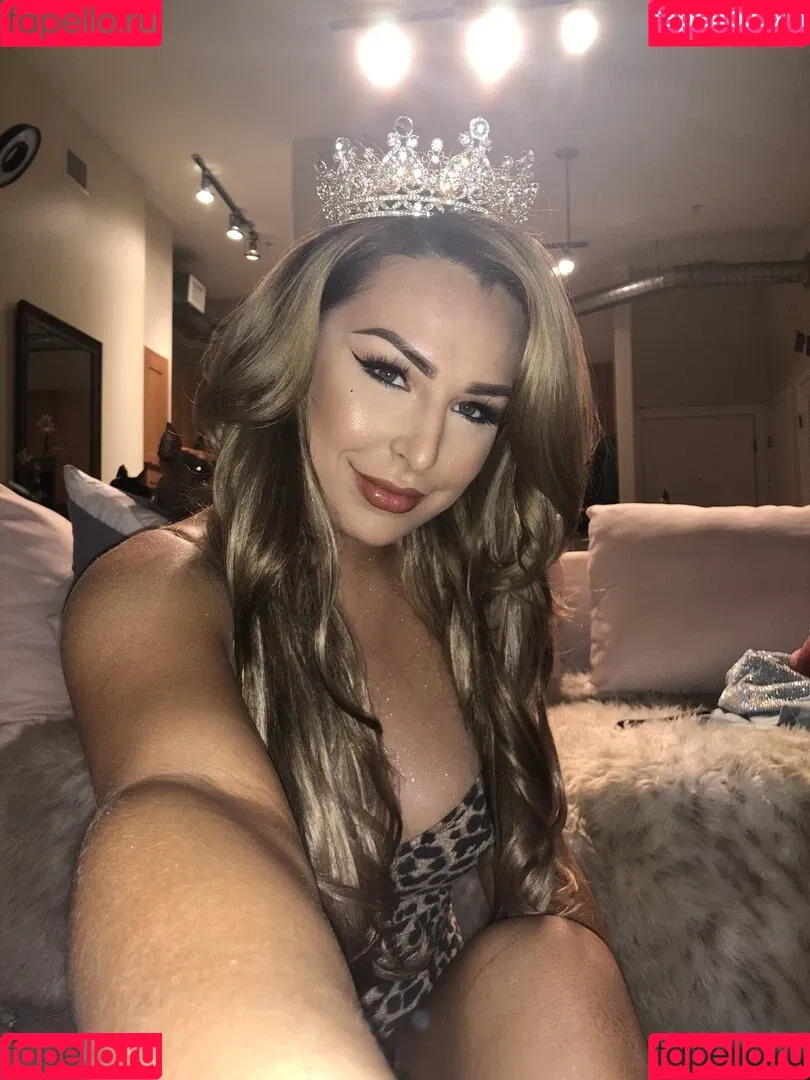 Chanel Santini / chanelsantinixo / thechanelsantini Onlyfans Photo Gallery 